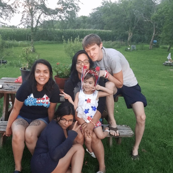 Meet your Posher, Maria - Picture 2 of 8